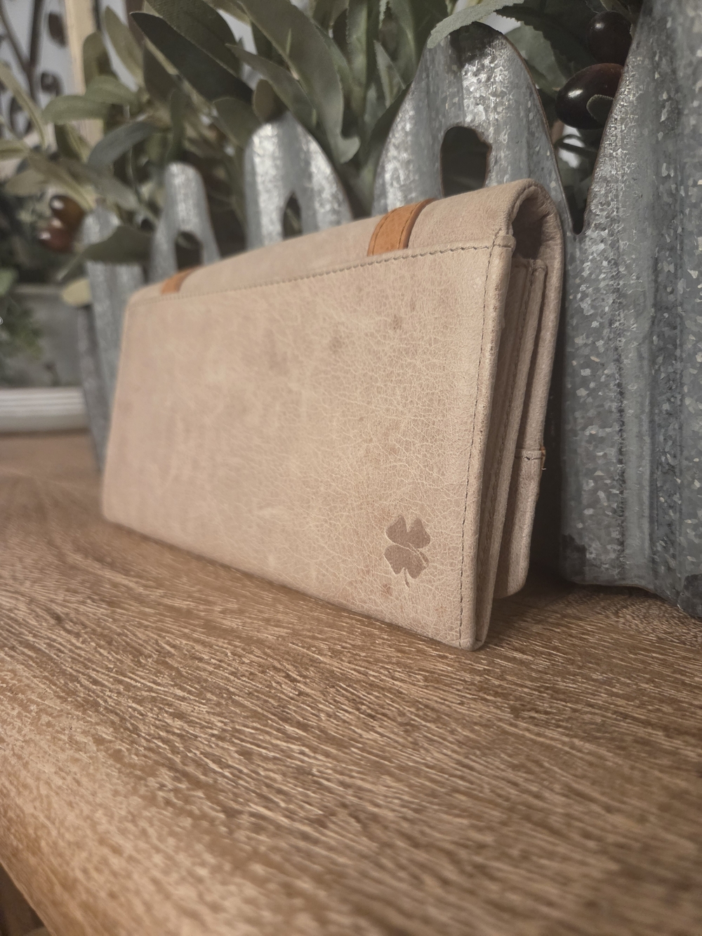 Lucky Brand Beige Suede Wallet with Tan Strap Rings - Picture 2 of 10